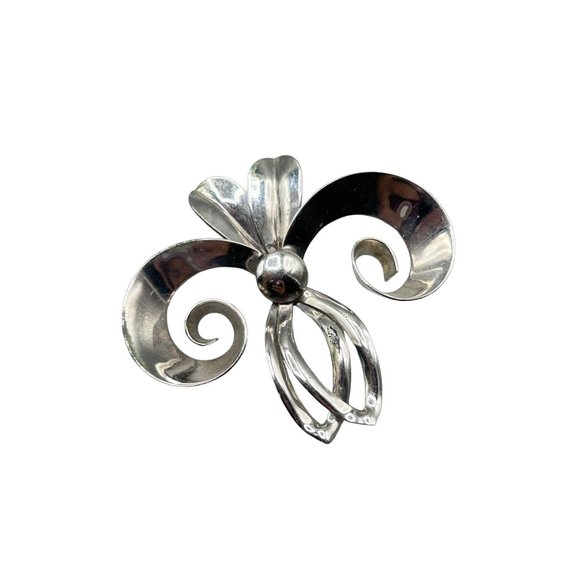 Vintage Gold Filled Fleur De Lis Brooch 1-20 12K White Gold Filled Classic Pin - Picture 1 of 6